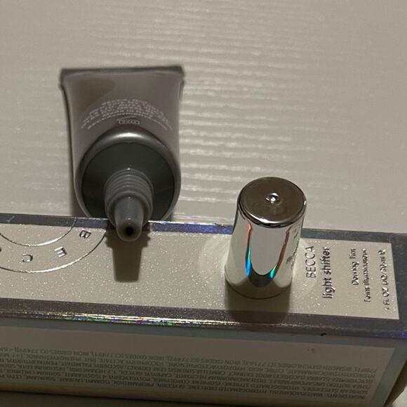 Becca Light Shifter Dewing Tint‎ Luna 6.5 - Picture 2 of 8